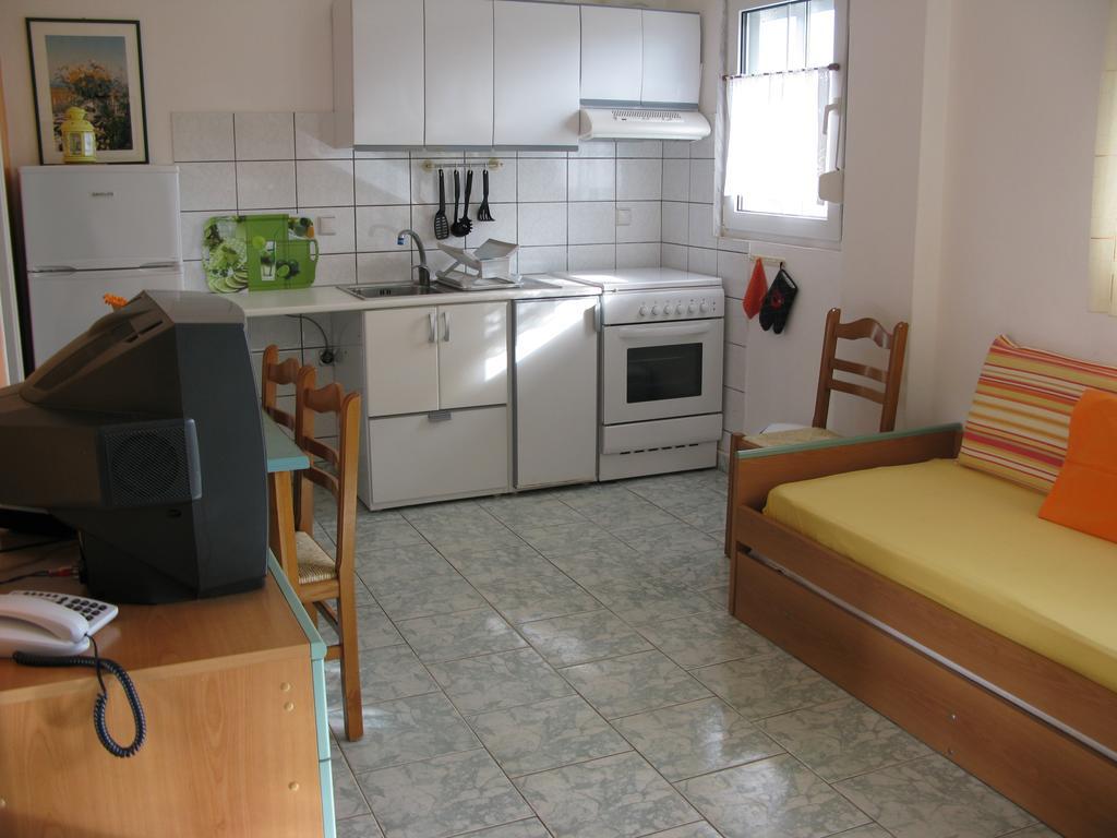 Seaview Aparthotel Nea Poteidaia Ngoại thất bức ảnh