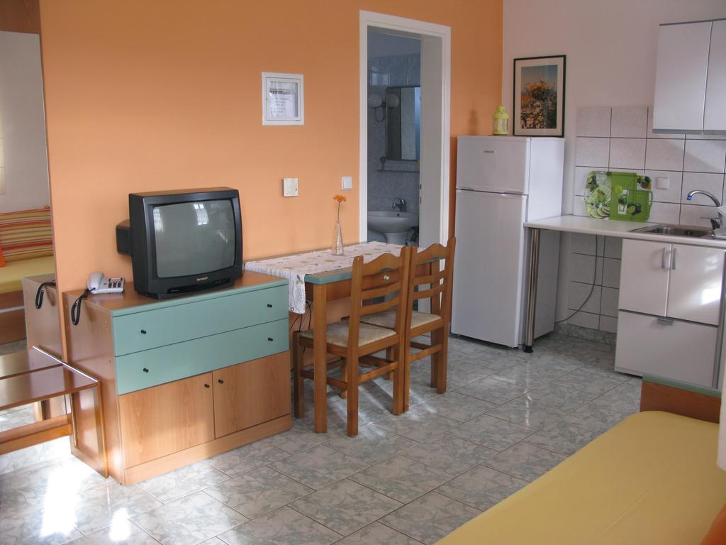 Seaview Aparthotel Nea Poteidaia Ngoại thất bức ảnh