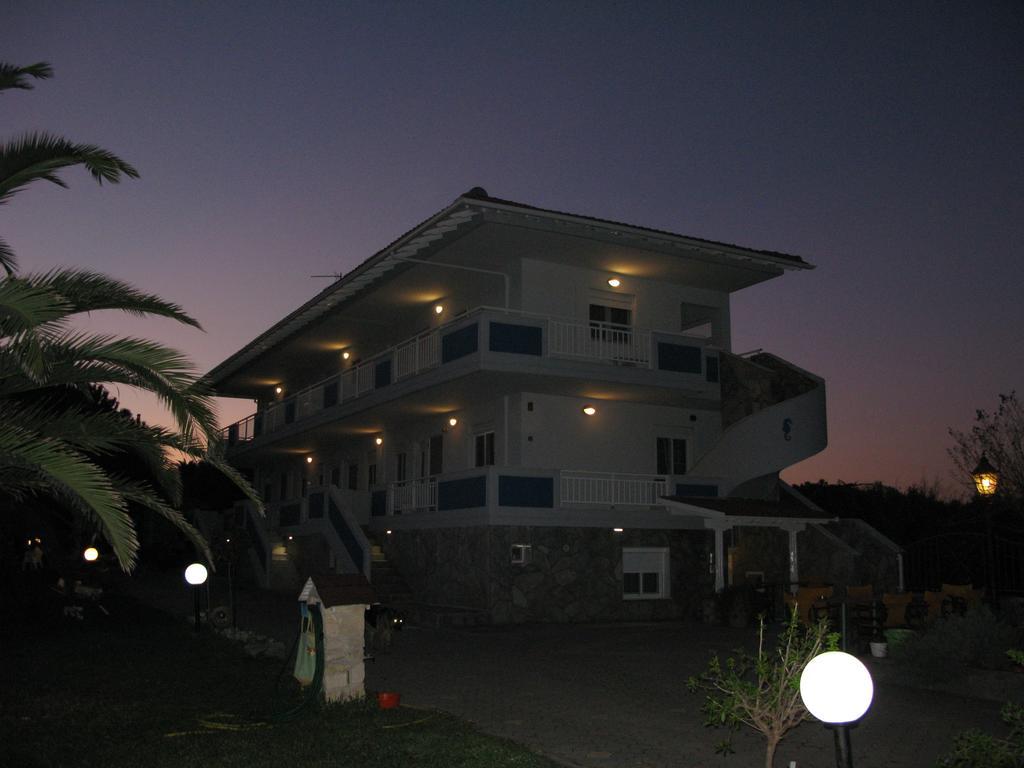 Seaview Aparthotel Nea Poteidaia Ngoại thất bức ảnh