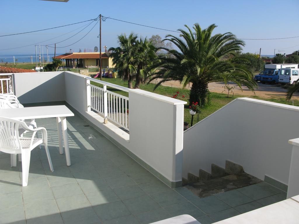 Seaview Aparthotel Nea Poteidaia Ngoại thất bức ảnh
